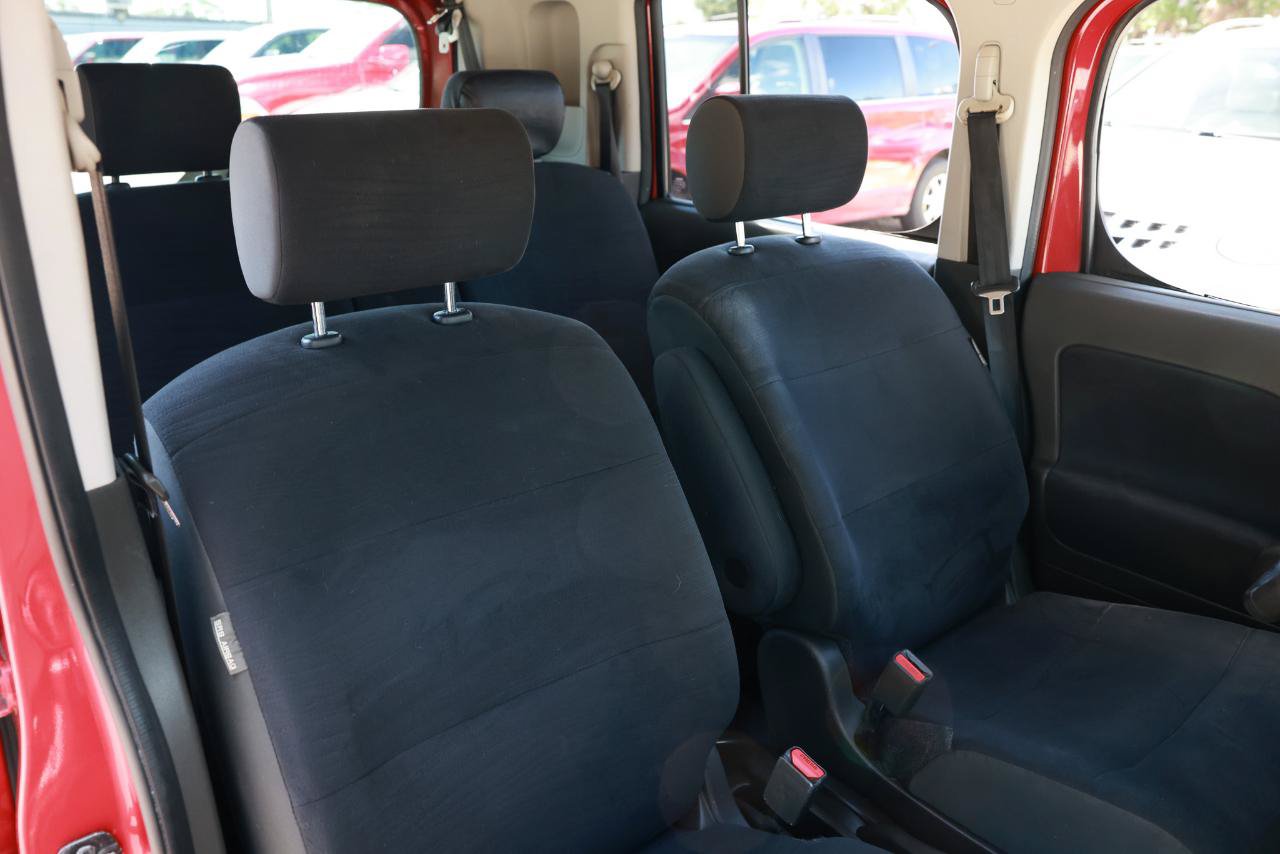 Used 2011 Nissan Cube 1.8 S w/ Interior Designer Pkg FWD image 16