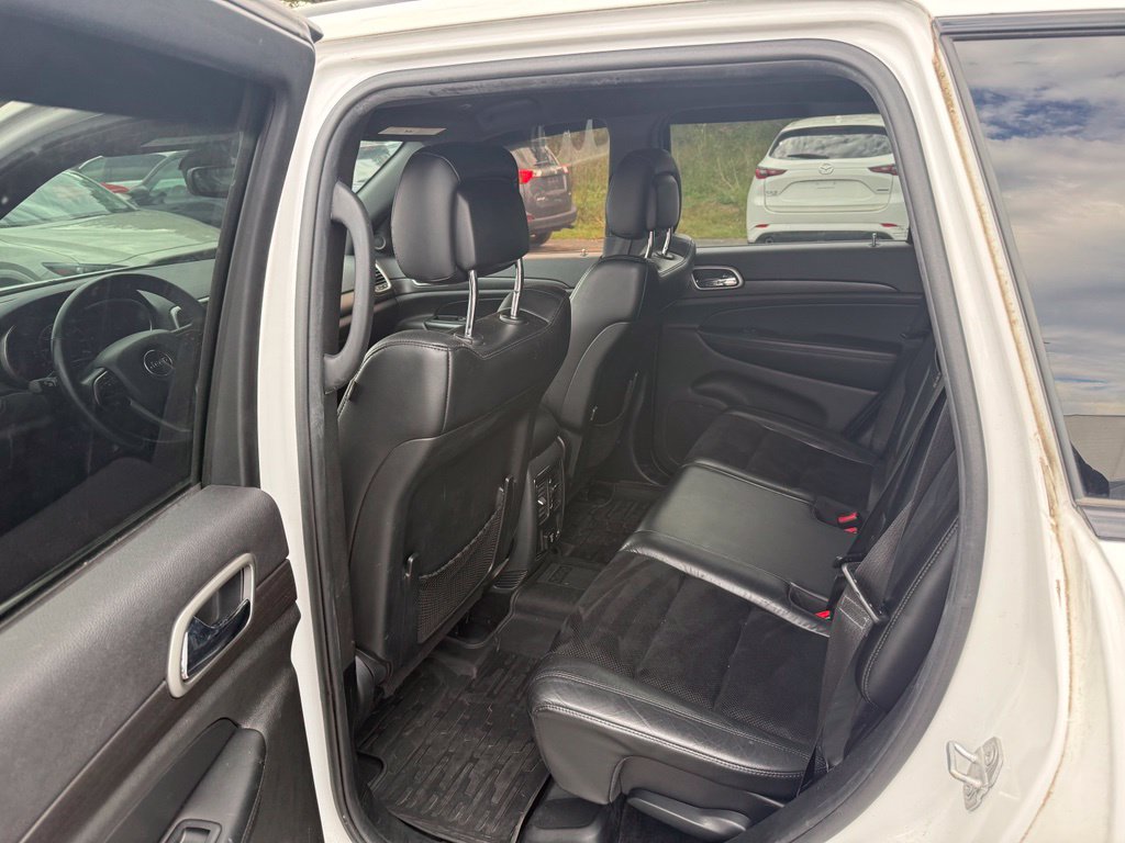 Used 2018 Jeep Grand Cherokee Altitude AWD/4WD image 6
