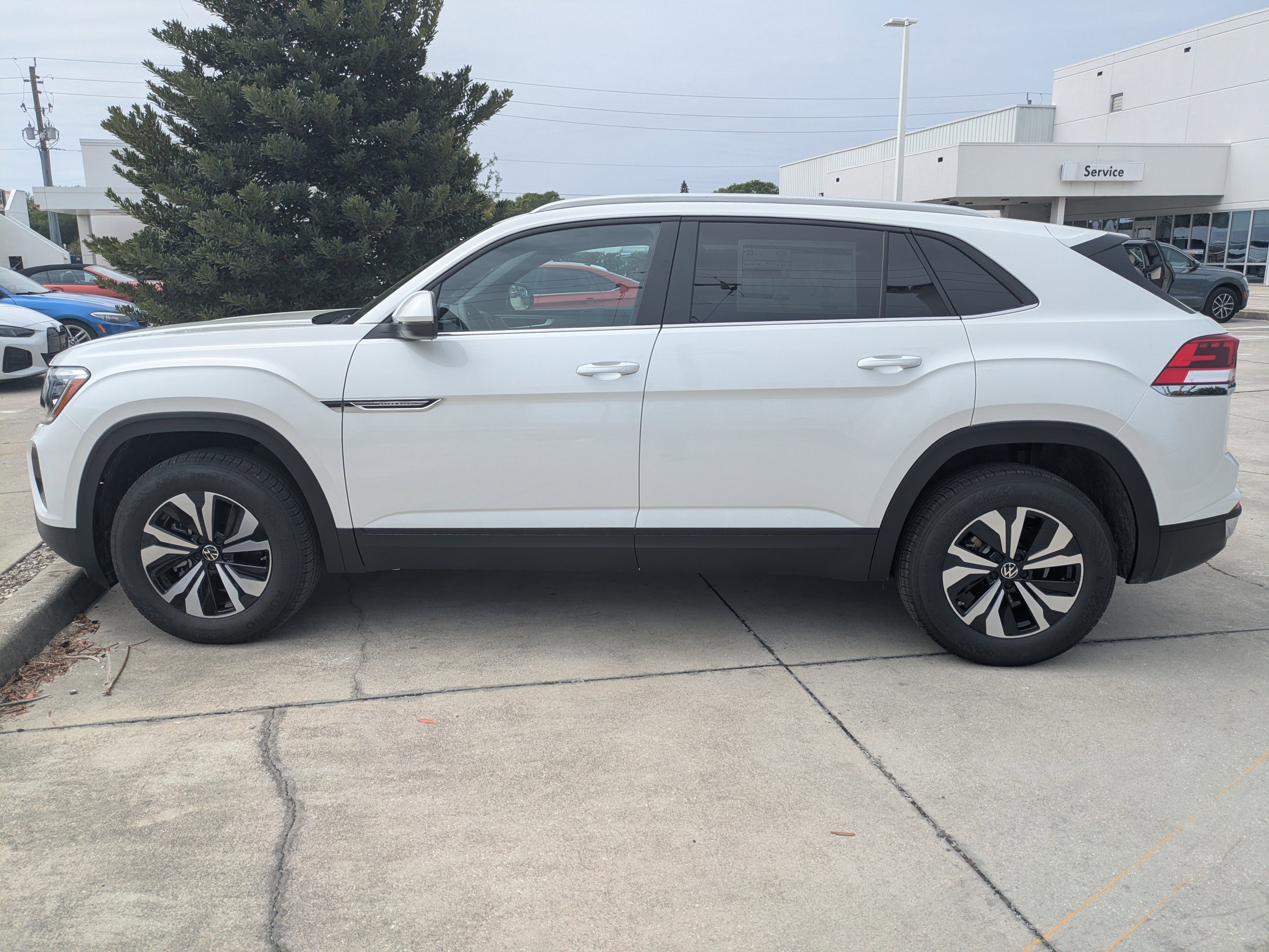 New 2026 Volkswagen Atlas Cross Sport SE image 8