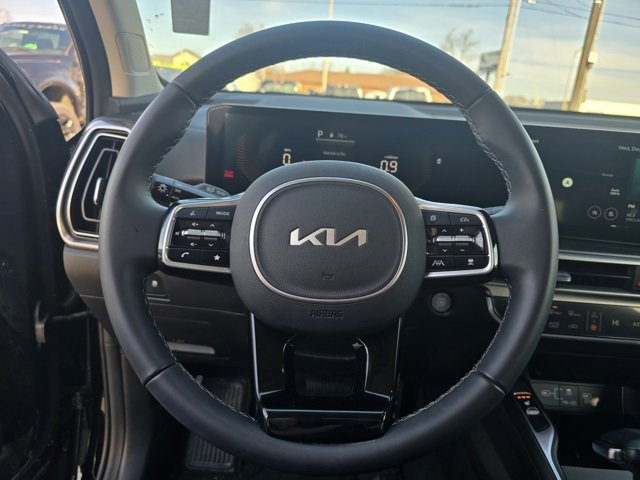 Used 2025 Kia Sorento S image 24