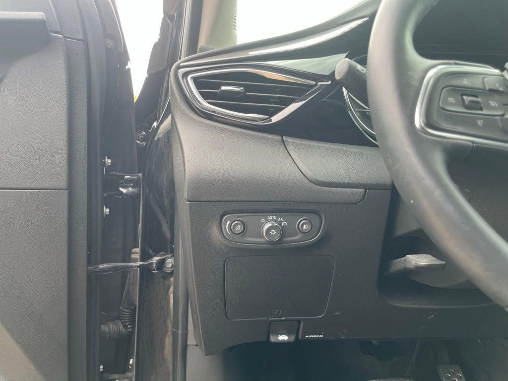 Used 2023 Buick Encore GX Select w/ Sport Touring Package FWD image 18