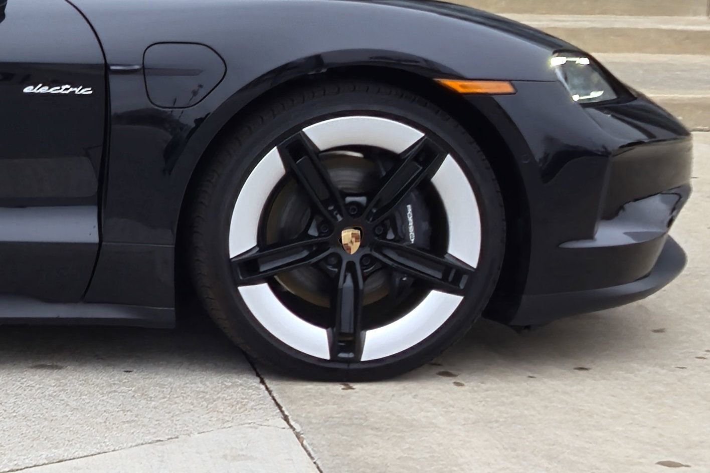 New 2025 Porsche Taycan image 11