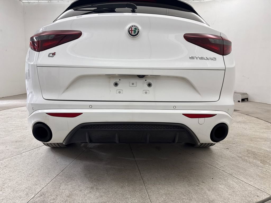 Used 2022 Alfa Romeo Stelvio Veloce AWD/4WD image 22