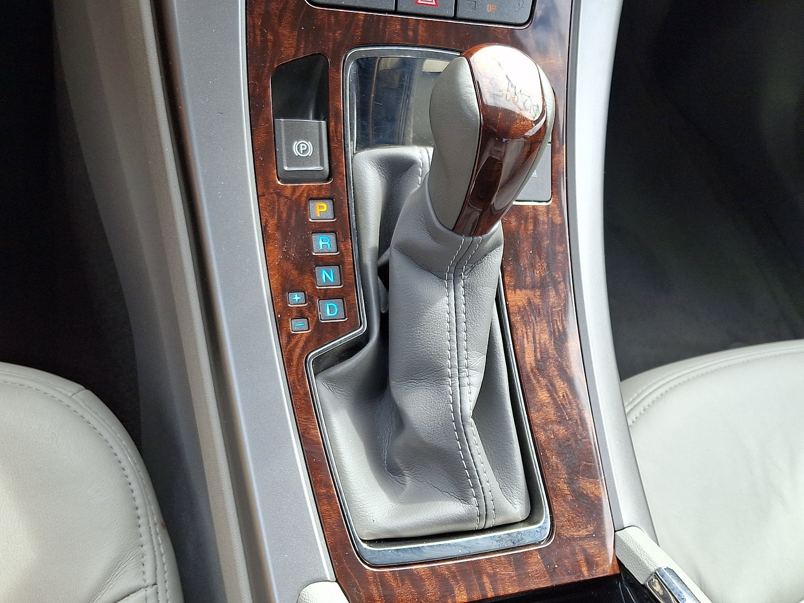 Used 2013 Buick LaCrosse Leather FWD image 14