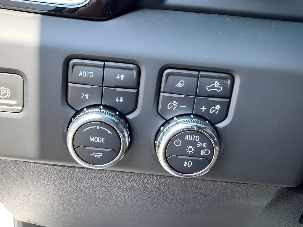 Used 2024 GMC Sierra 3500 Denali Ultimate AWD/4WD image 23