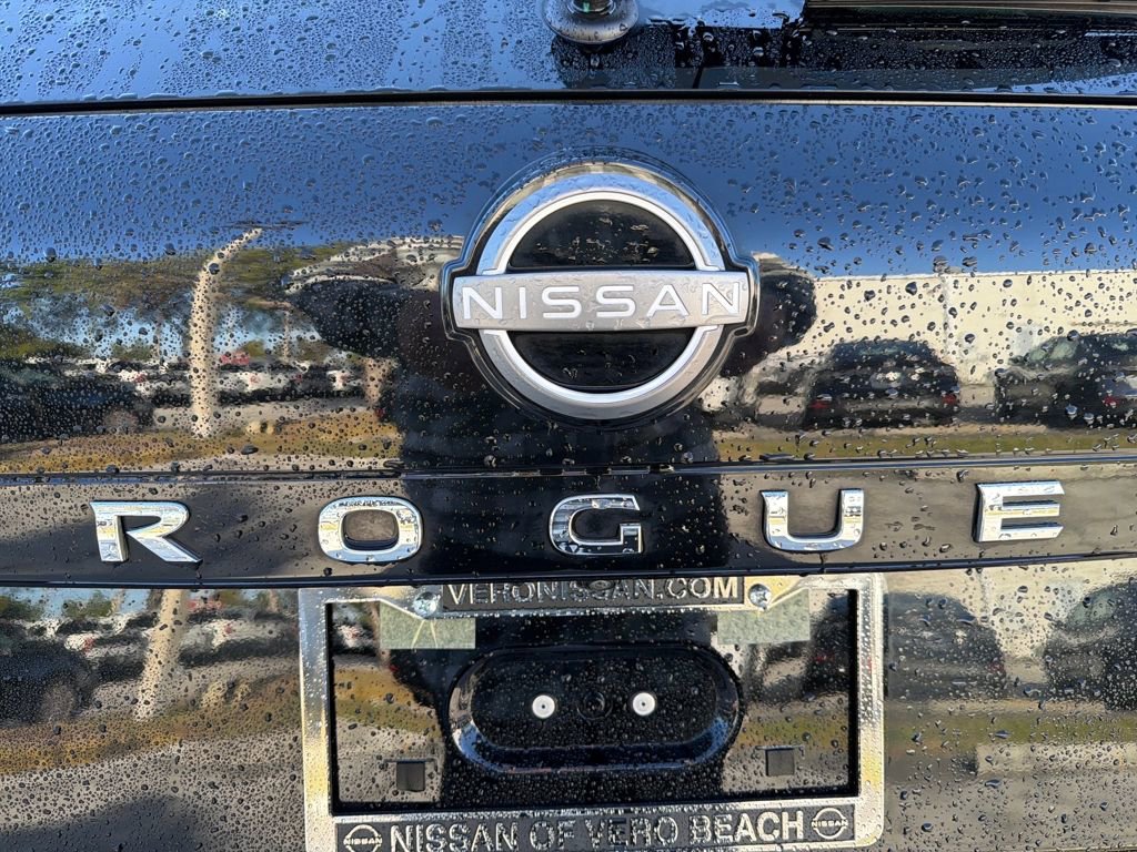 Certified 2023 Nissan Rogue SV image 10