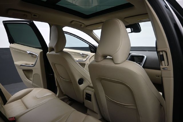 Used 2012 Volvo XC60 3.2 FWD image 14