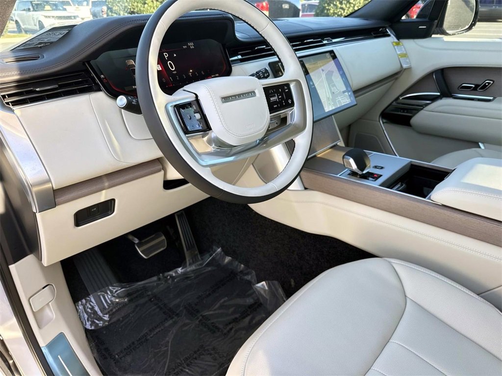 New 2026 Land Rover Range Rover Long Wheelbase SE image 19