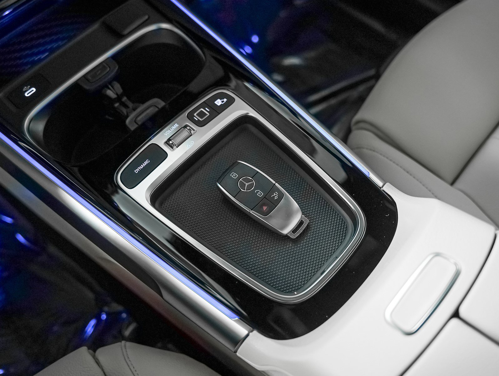 New 2025 Mercedes-Benz GLB 250 image 18