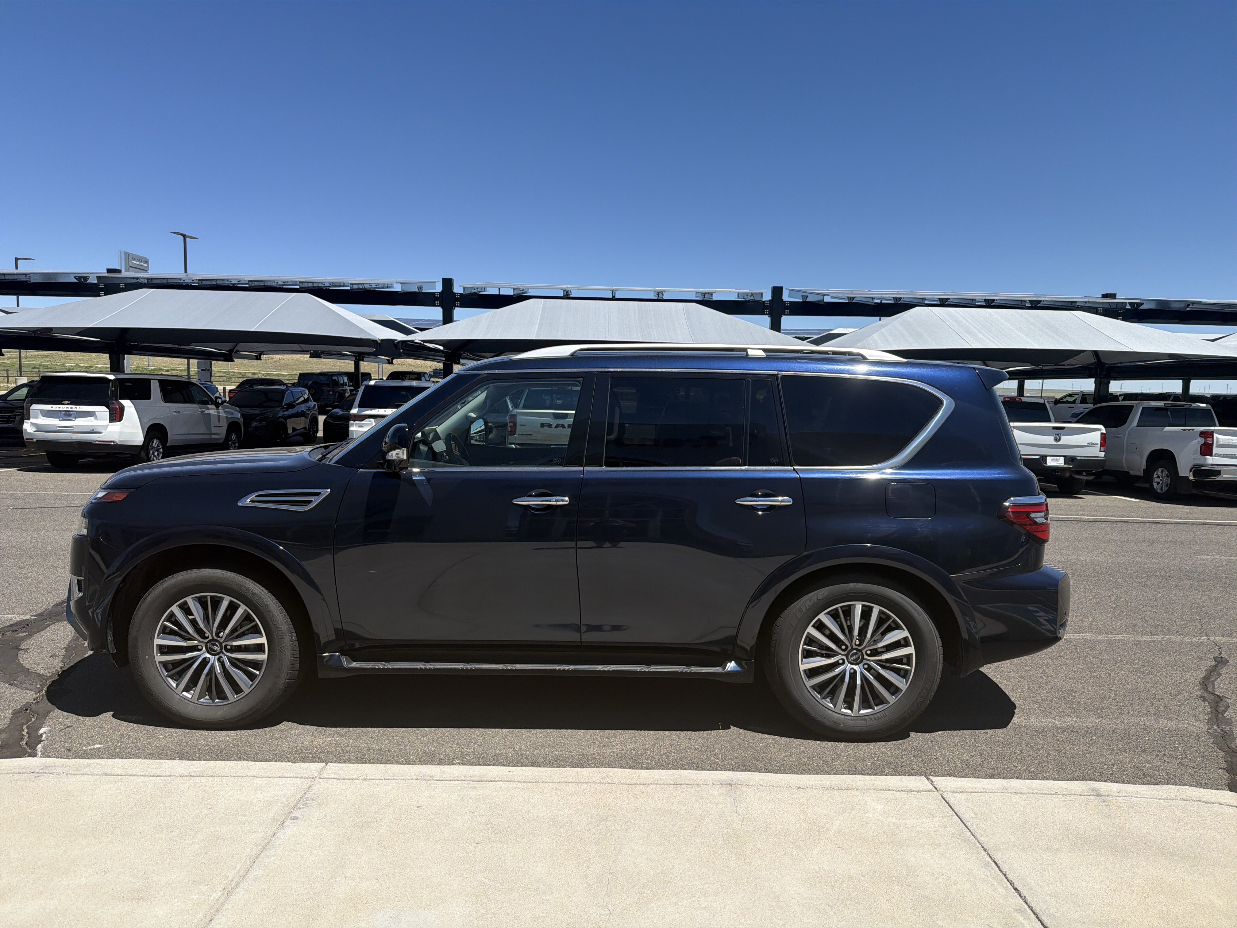 Used 2024 Nissan Armada SL w/ Captain's Chairs Package AWD/4WD image 5