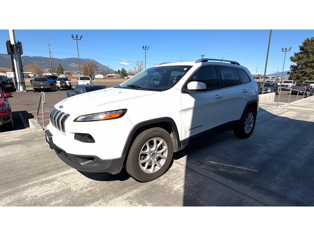 Used 2015 Jeep Cherokee Latitude AWD/4WD image 3
