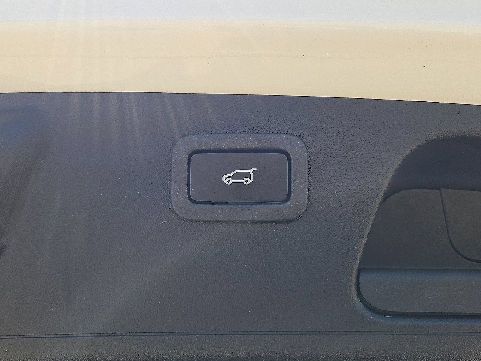 Used 2020 Jaguar E-PACE SE AWD/4WD image 15