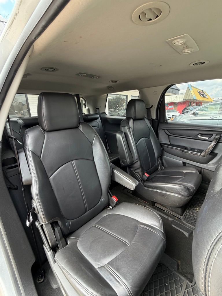 Used 2014 GMC Acadia SLT image 25