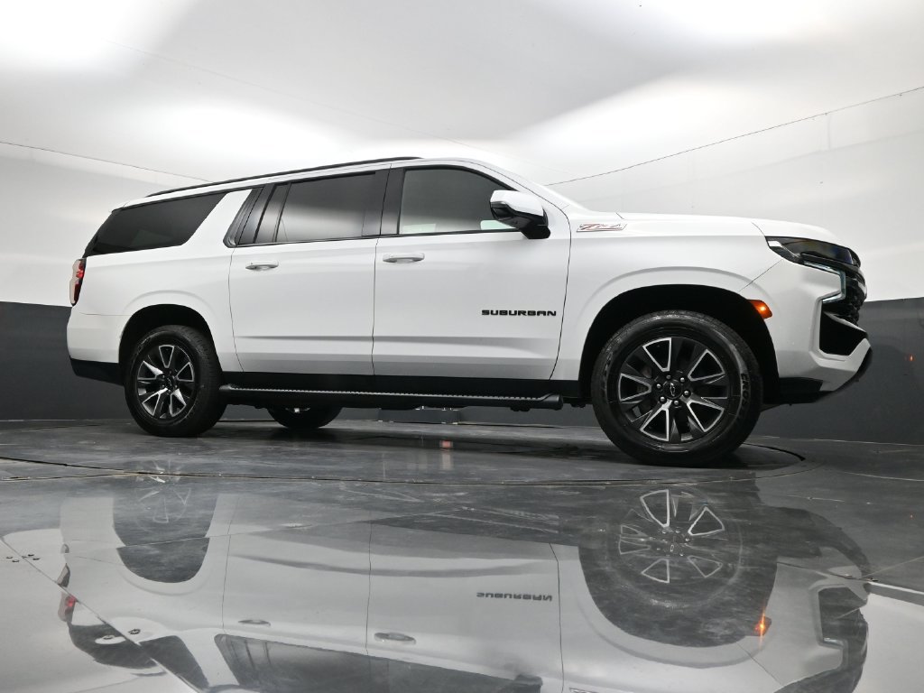 Used 2022 Chevrolet Suburban Z71 w/ Luxury Package AWD/4WD image 31