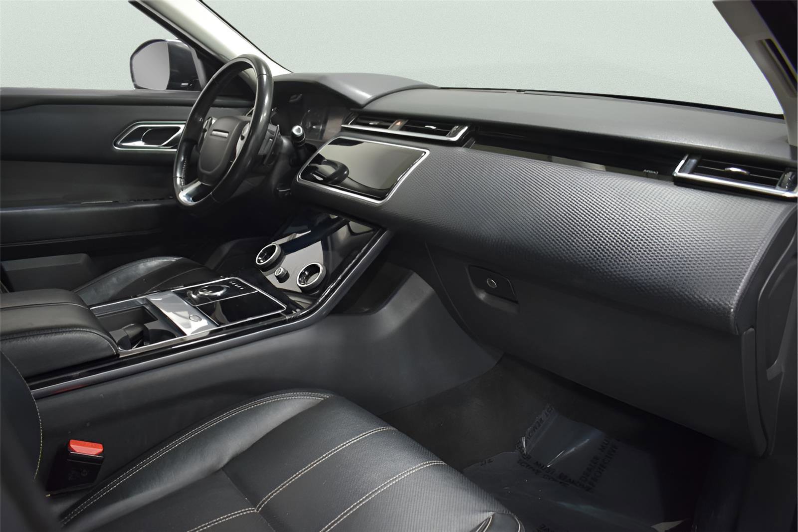 Used 2019 Land Rover Range Rover Velar S AWD/4WD image 21