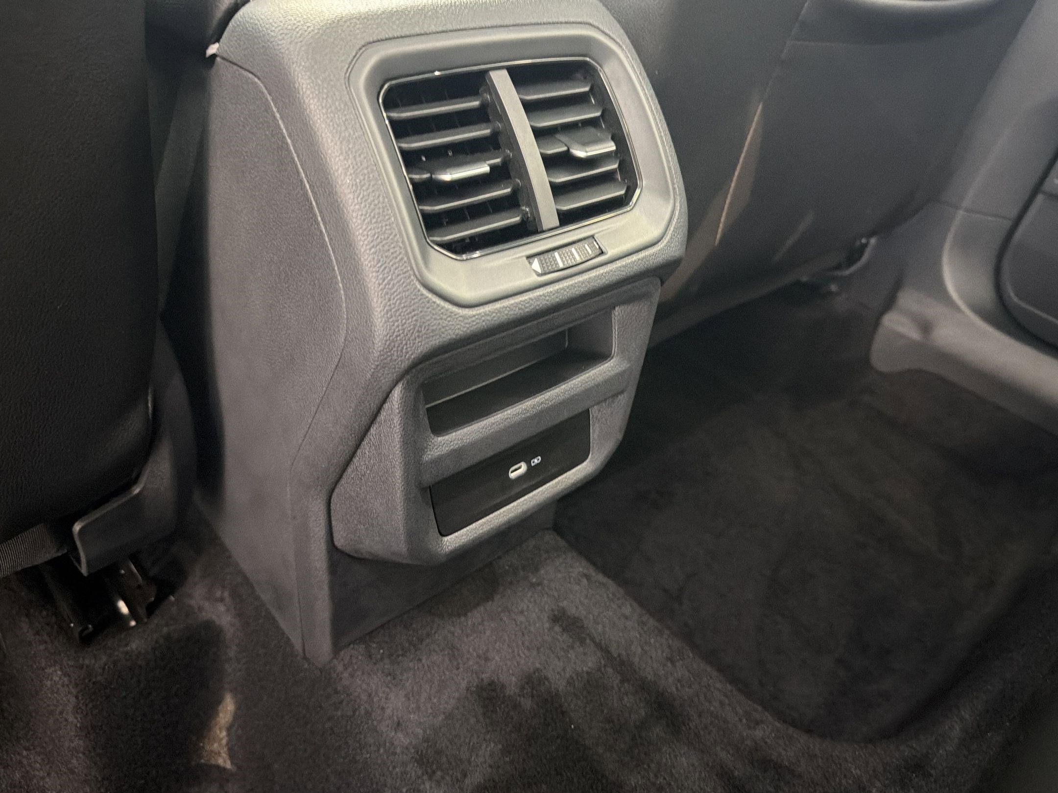 Certified 2023 Volkswagen Taos SEL AWD/4WD image 32