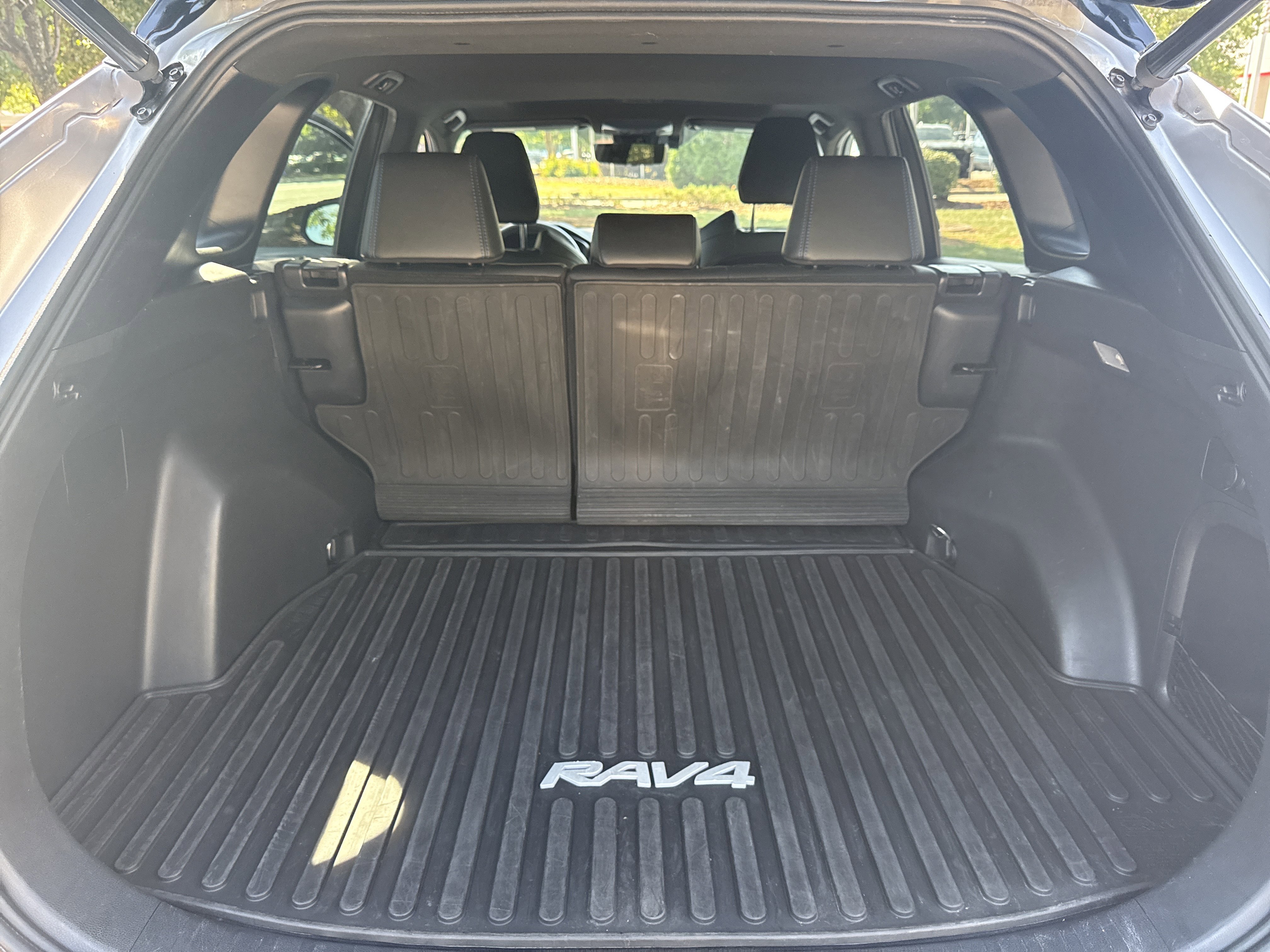 Used 2020 Toyota RAV4 XSE w/ Protection Package AWD/4WD image 32