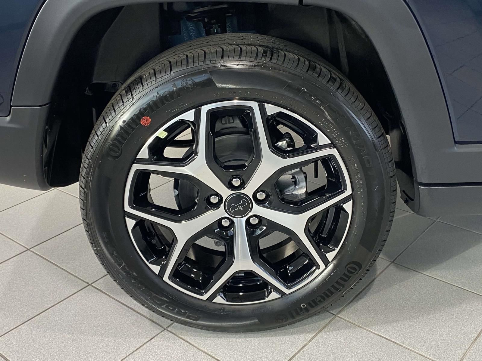 New 2026 Jeep Compass Limited image 8