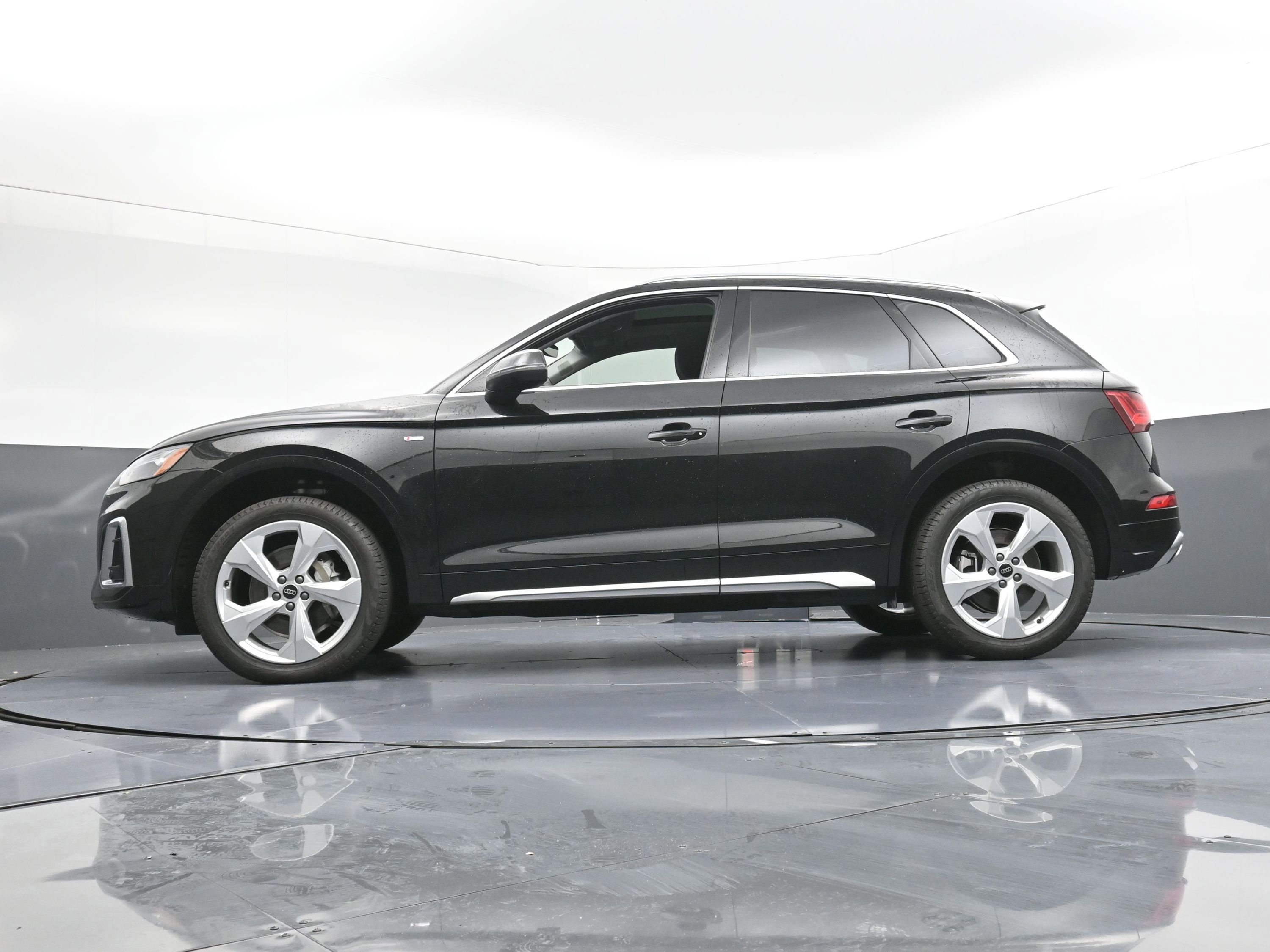 Used 2024 Audi Q5 2.0T Premium Plus w/ Premium Plus Package image 28