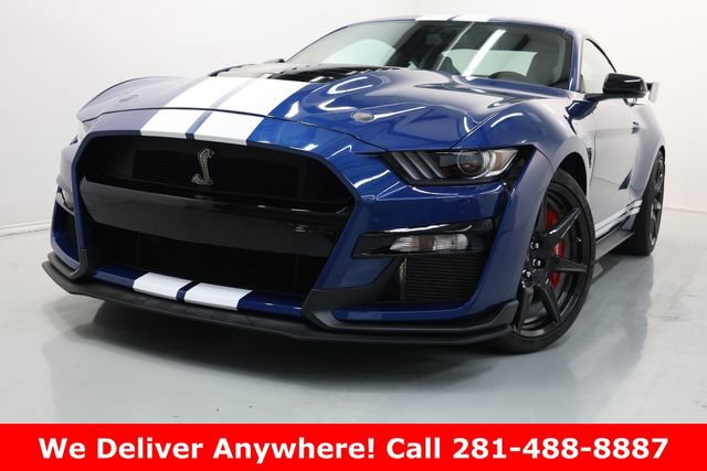 Used 2022 Ford Mustang Shelby GT500 w/ Carbon Fiber Track Pack RWD image 2