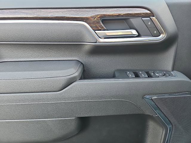 New 2026 GMC Sierra 1500 Elevation image 10
