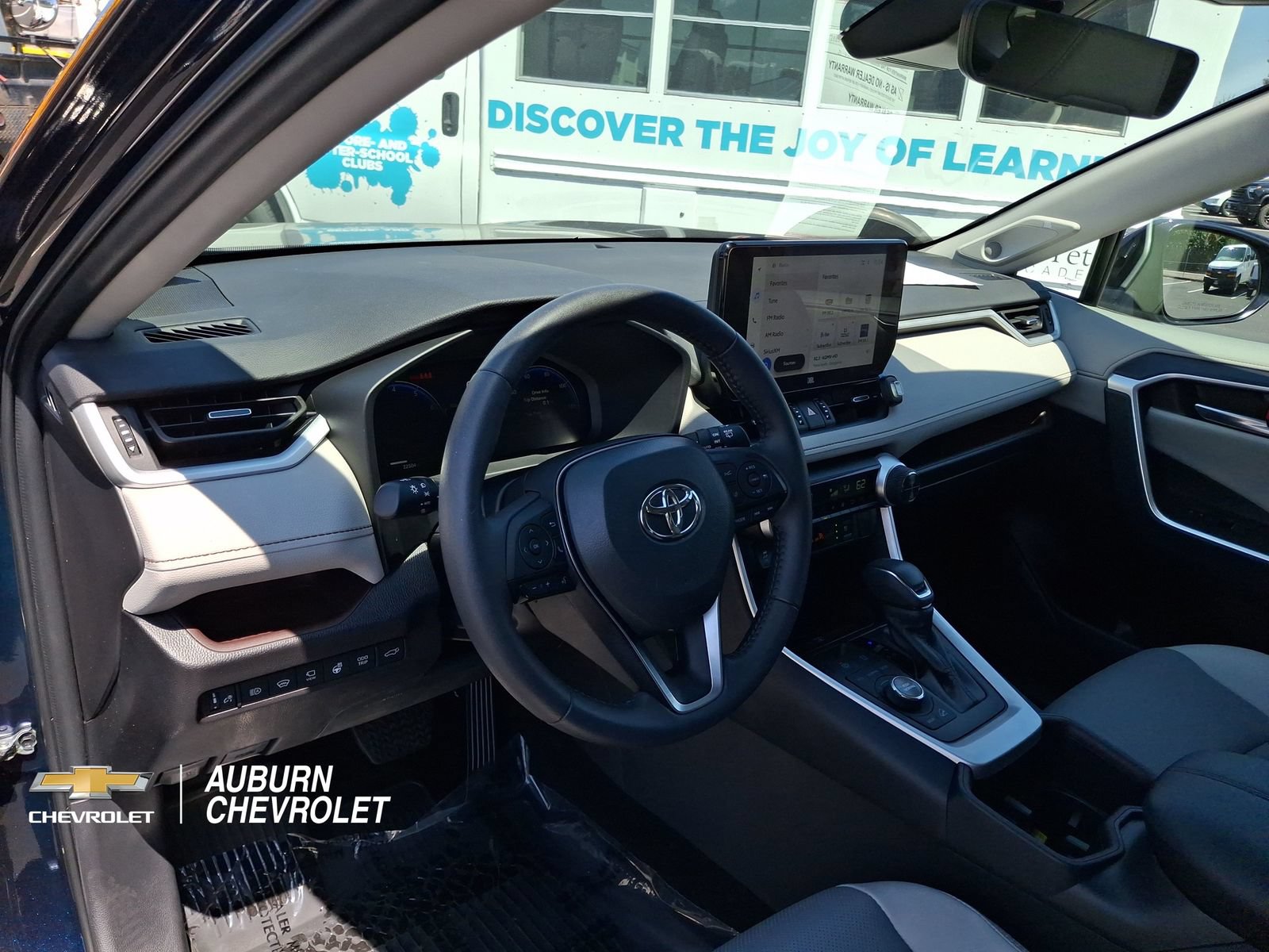 Used 2025 Toyota RAV4 Limited w/ Advanced Technology Package AWD/4WD image 14
