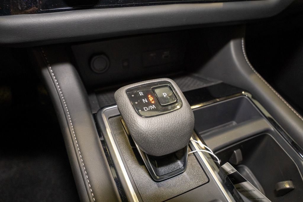 New 2025 Nissan Pathfinder SL image 13