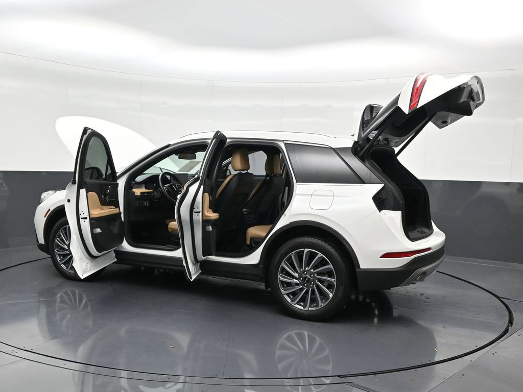 Used 2023 Lincoln Corsair Reserve image 33