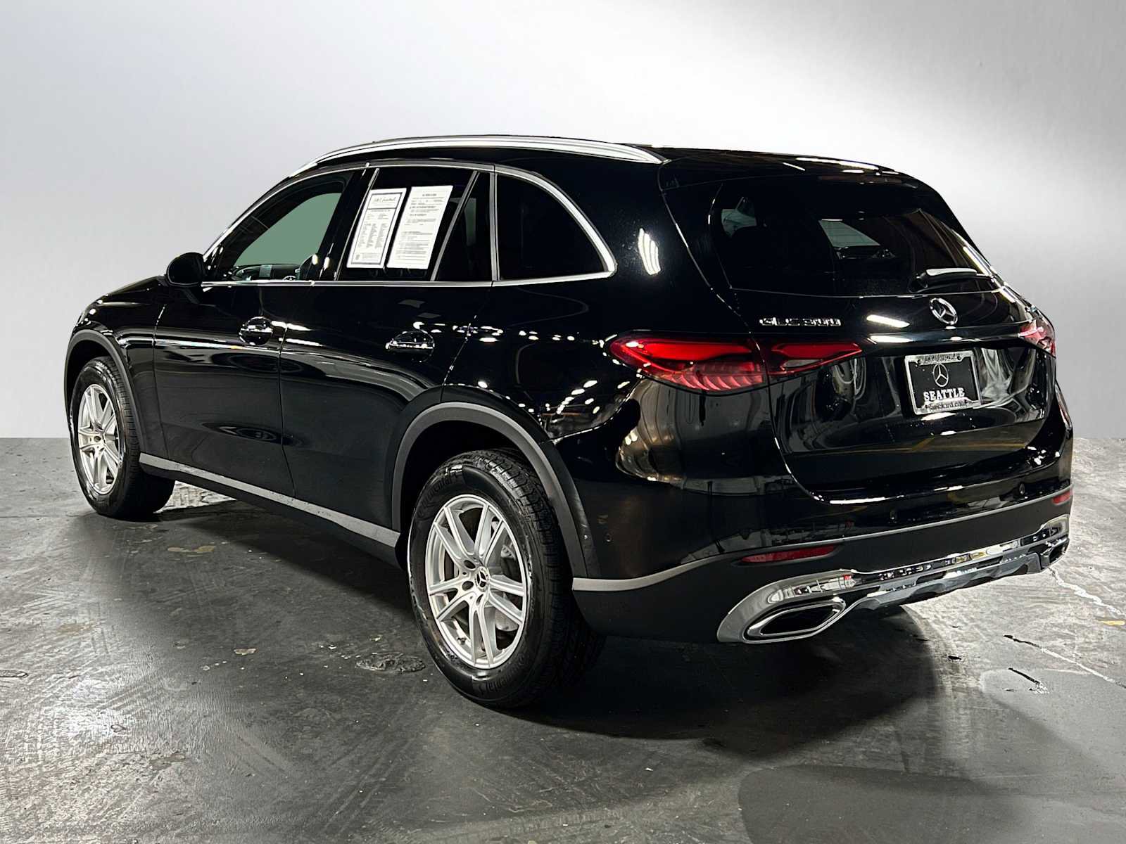 Certified 2025 Mercedes-Benz GLC 300 4MATIC image 6