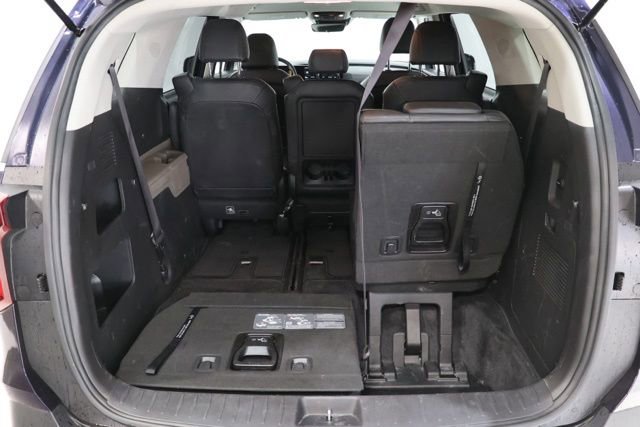 Used 2025 Kia Carnival FWD image 34