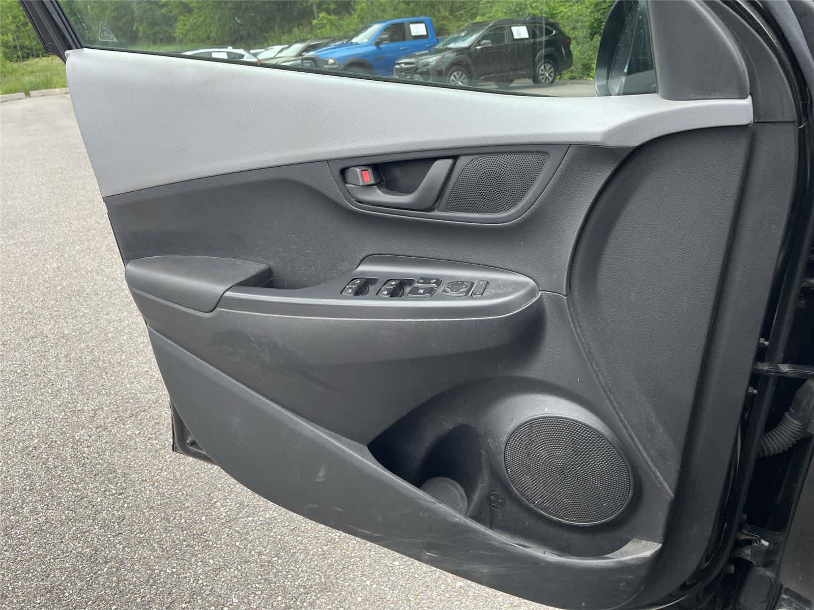 Used 2018 Hyundai Kona SEL AWD/4WD image 16