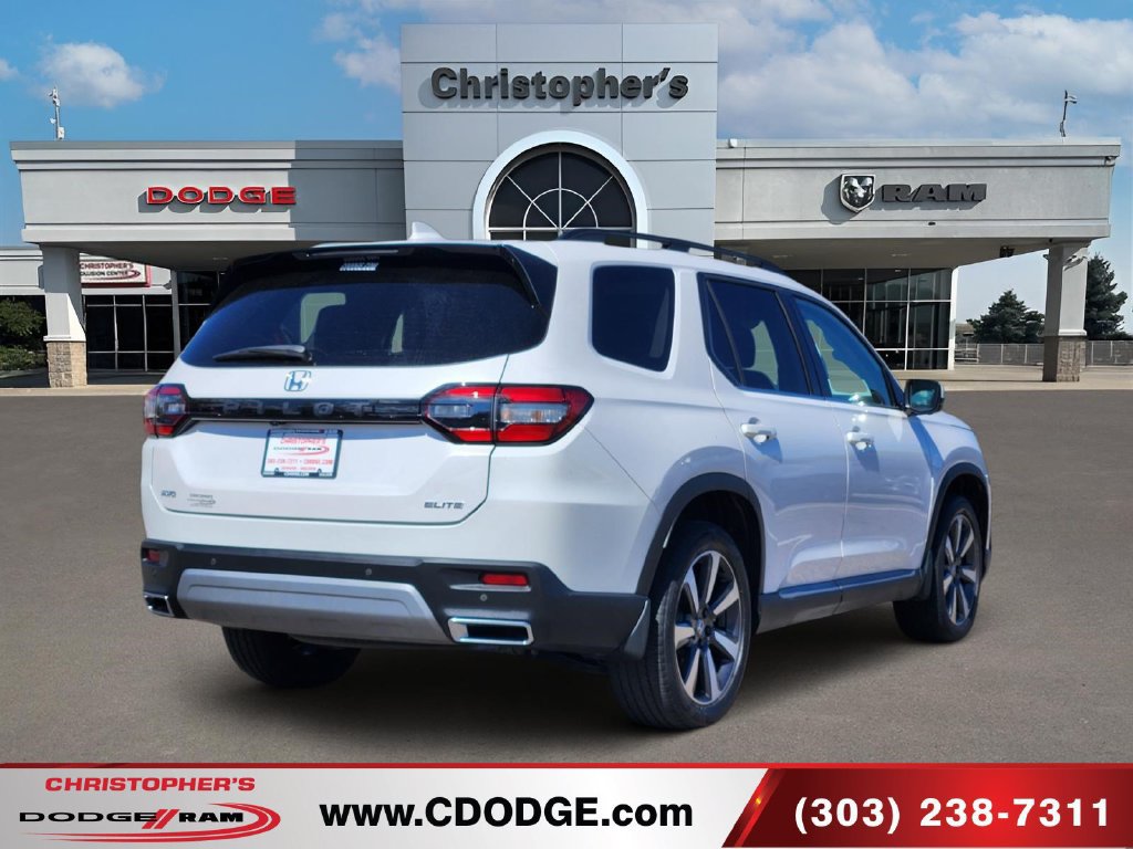 Used 2023 Honda Pilot Elite image 3