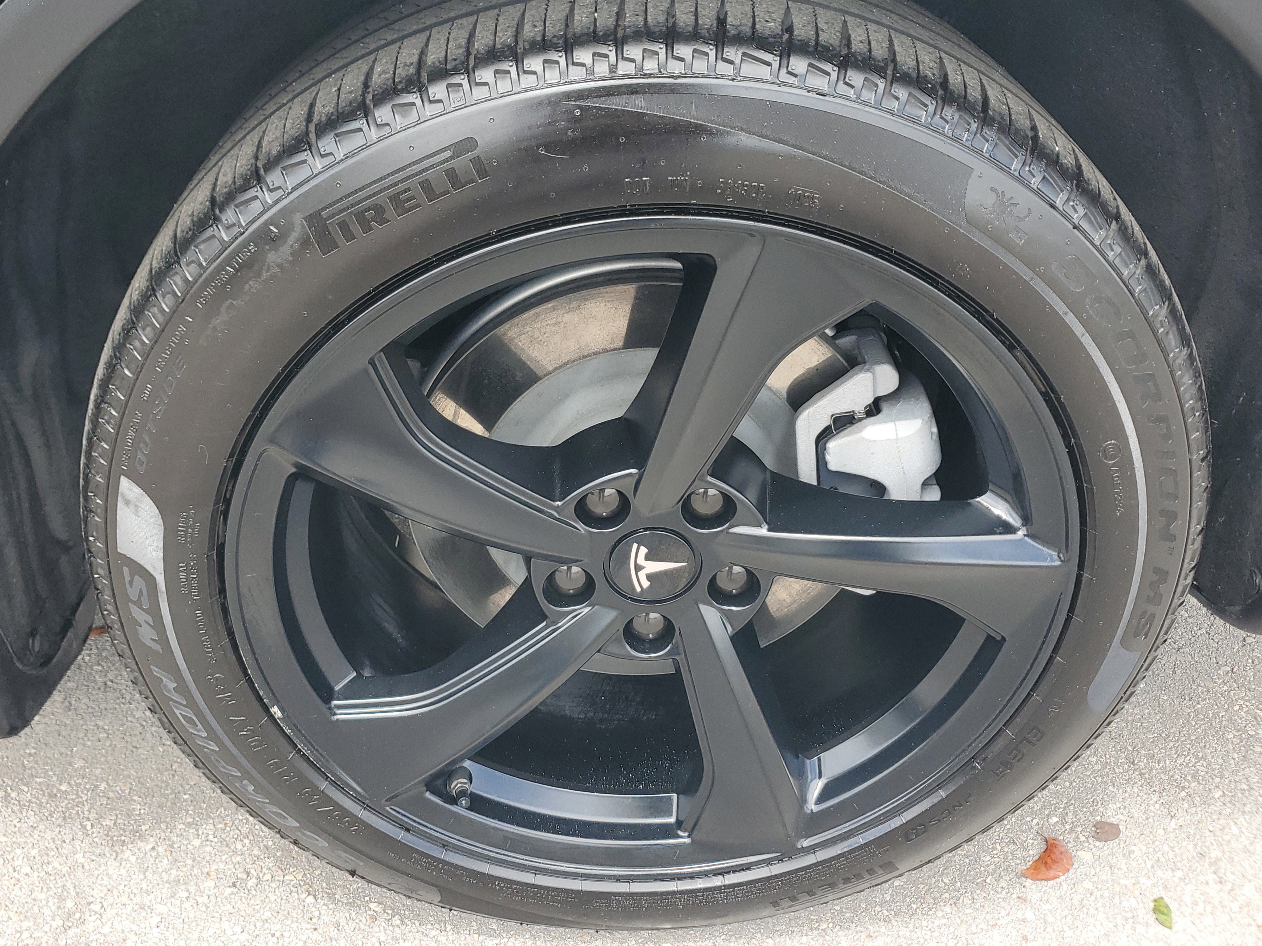 Used 2026 Tesla Model Y Long Range image 9
