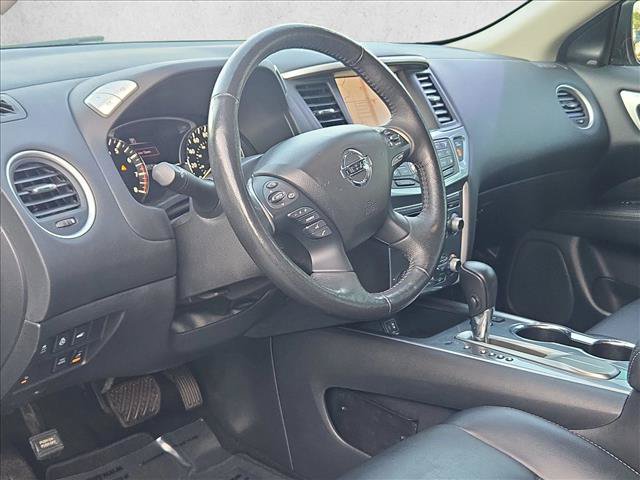 Used 2019 Nissan Pathfinder SL FWD image 10