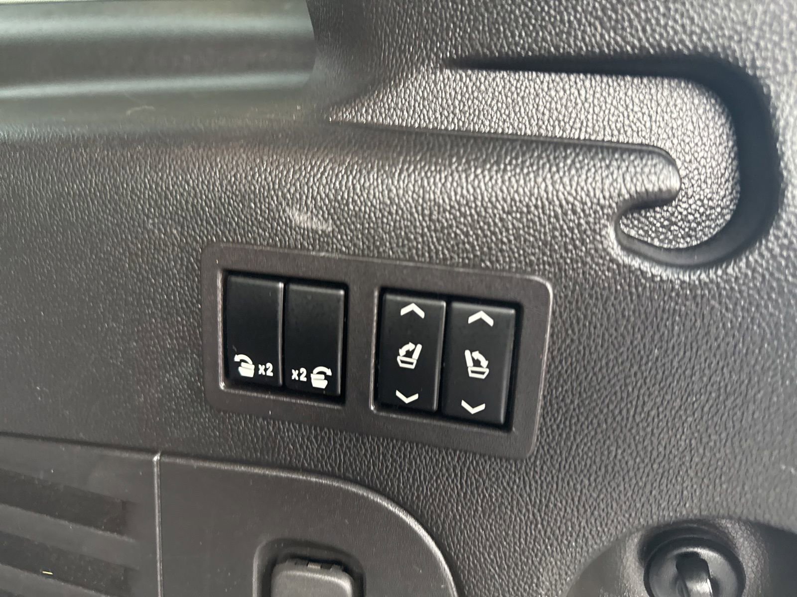 Used 2019 Chevrolet Suburban Premier AWD/4WD image 15