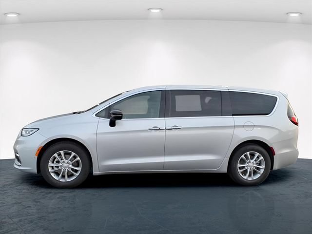 New 2026 Chrysler Pacifica Select FWD image 5