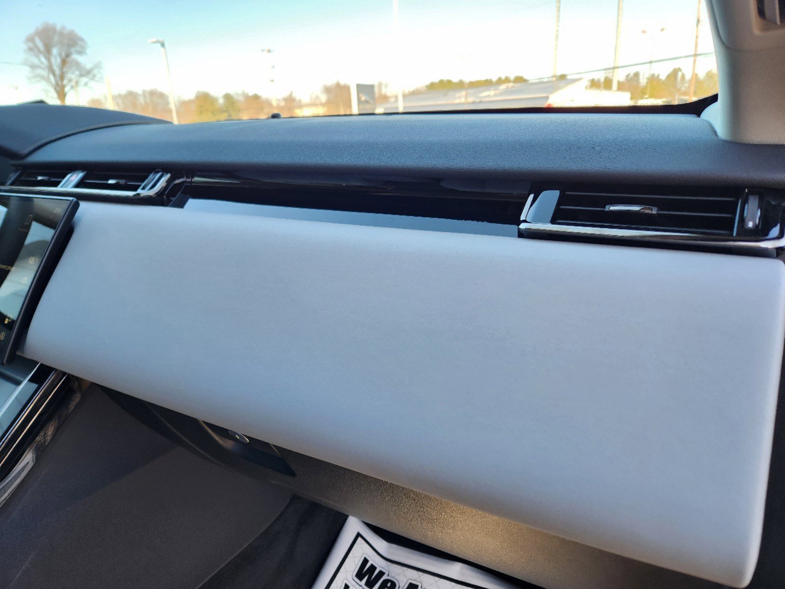 Certified 2025 Land Rover Range Rover Velar S image 14