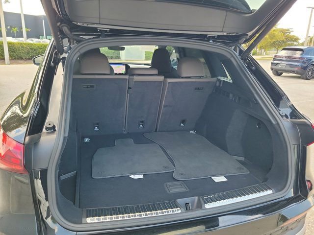 Certified 2025 Audi Q5 Premium Plus w/ Premium Plus image 8