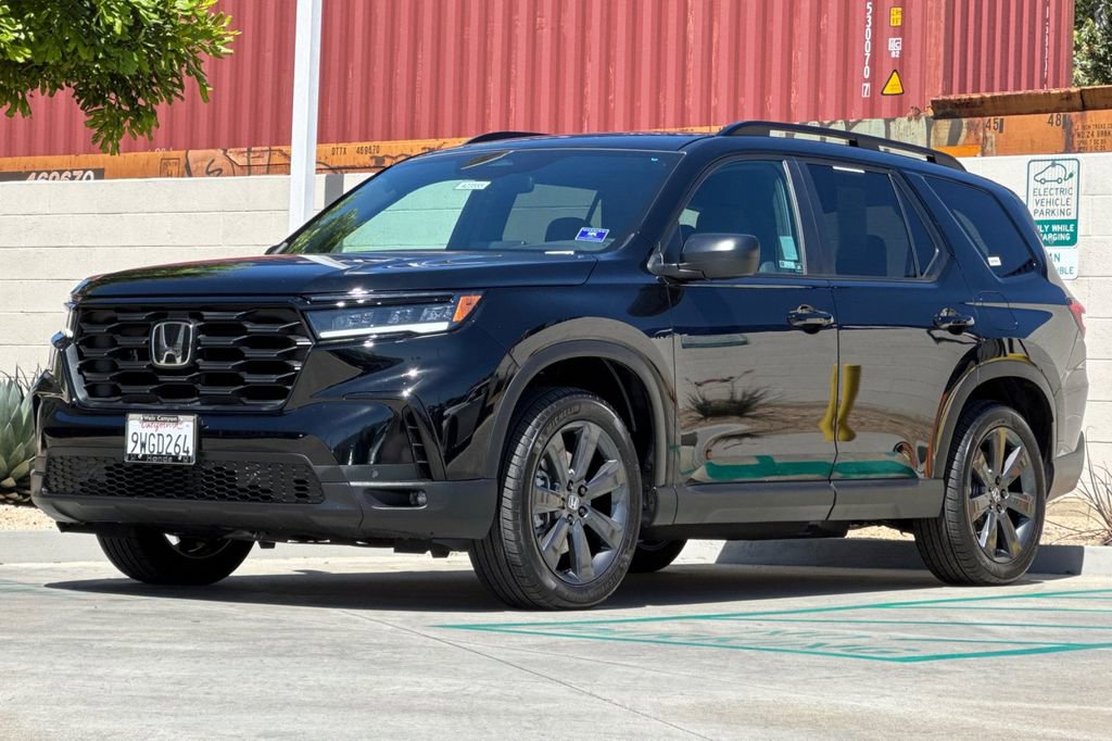 Certified 2025 Honda Pilot Sport image 11