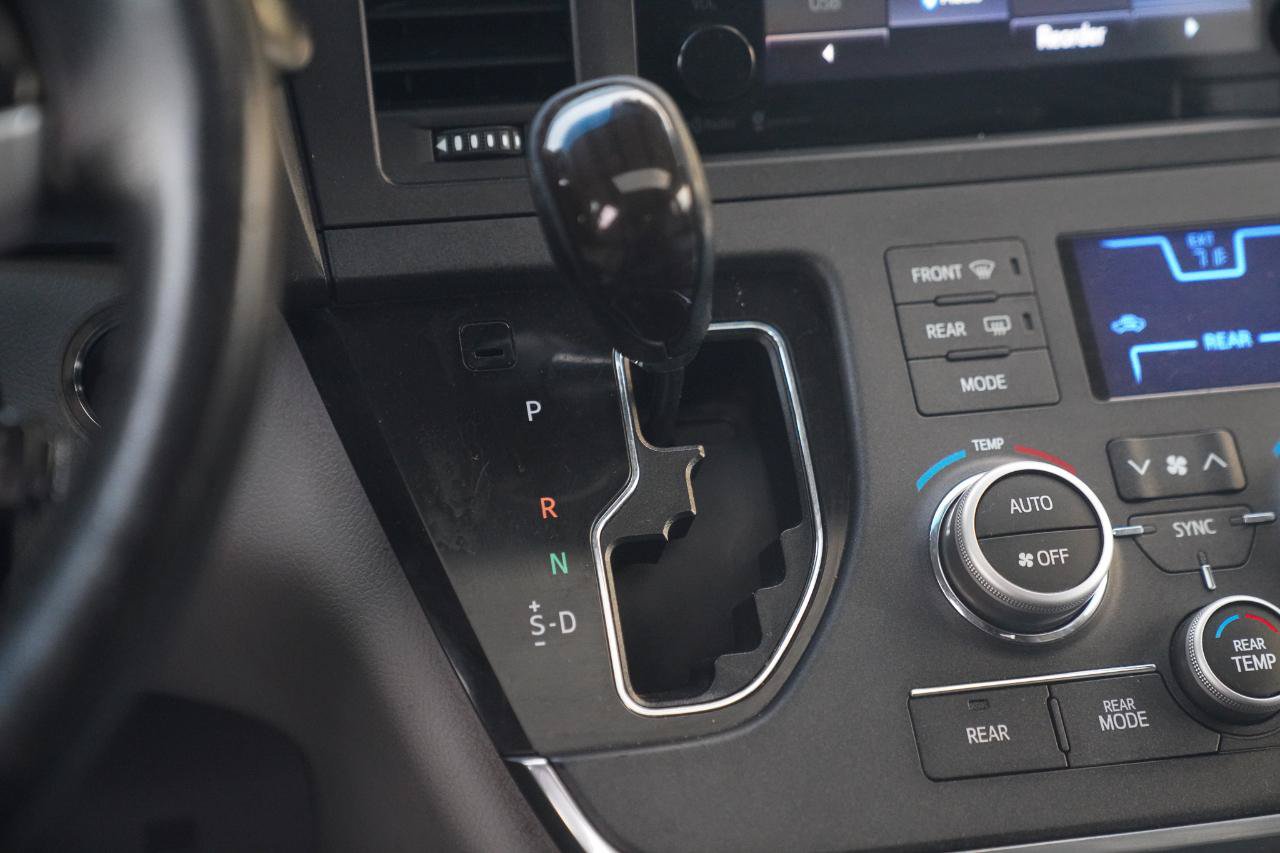 Used 2015 Toyota Sienna XLE w/ XLE Navigation Package AWD/4WD image 37