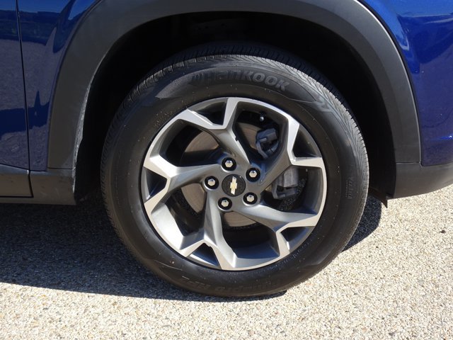 Used 2024 Chevrolet Trax LT w/ Driver Confidence Package FWD image 29