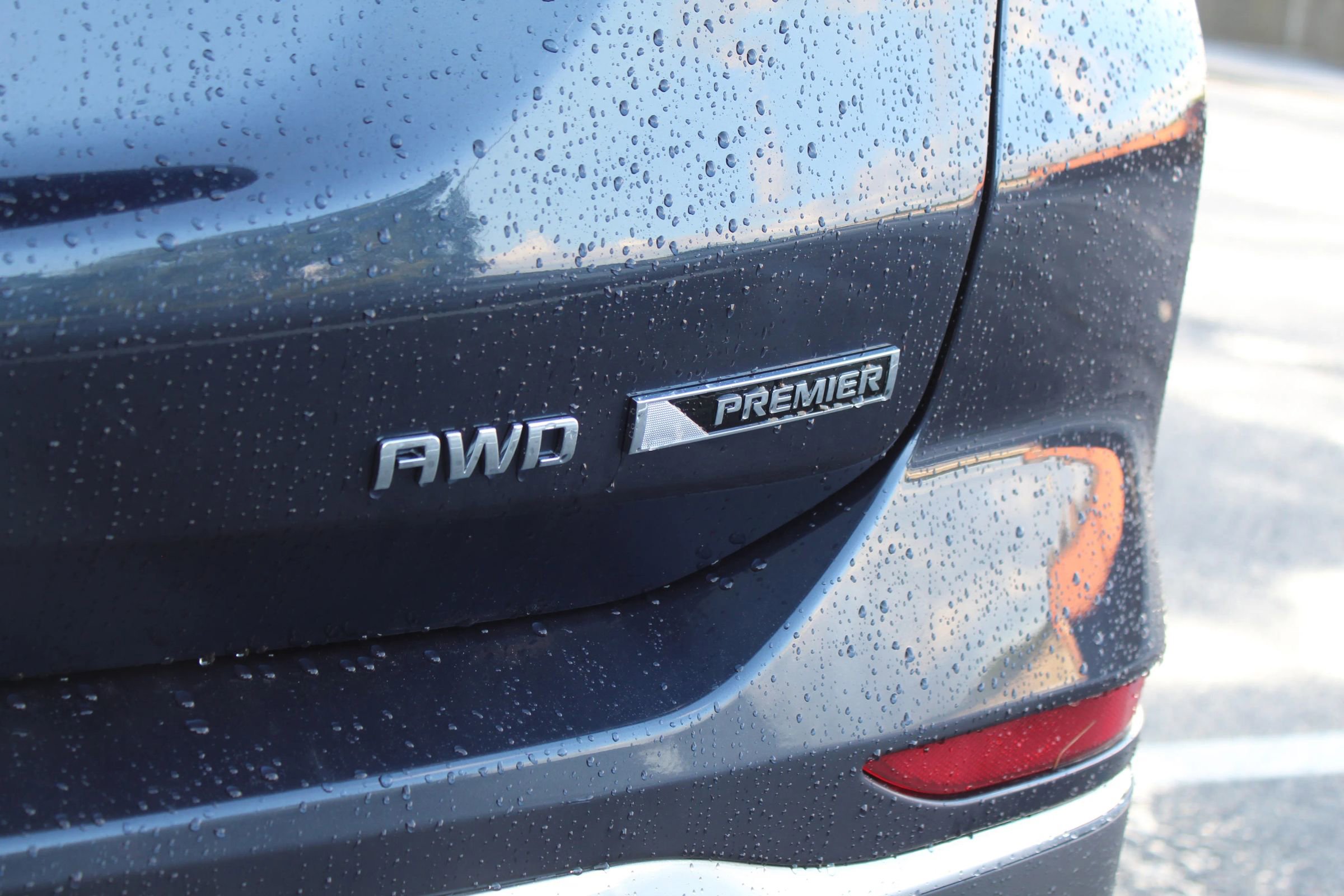 Used 2018 Chevrolet Equinox Premier image 54