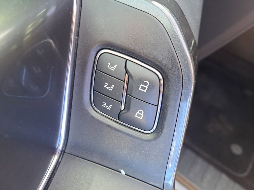 Used 2021 Ford F150 Lariat image 28