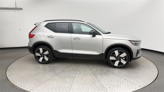 Certified 2023 Volvo XC40 Recharge Ultimate image 9