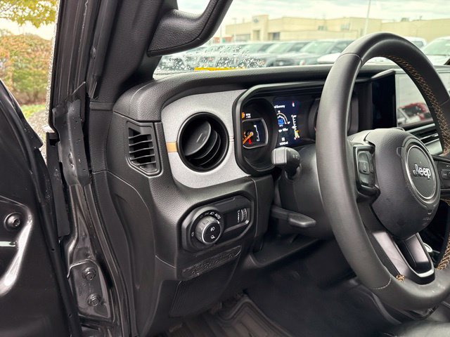 Used 2024 Jeep Gladiator Sport AWD/4WD image 10