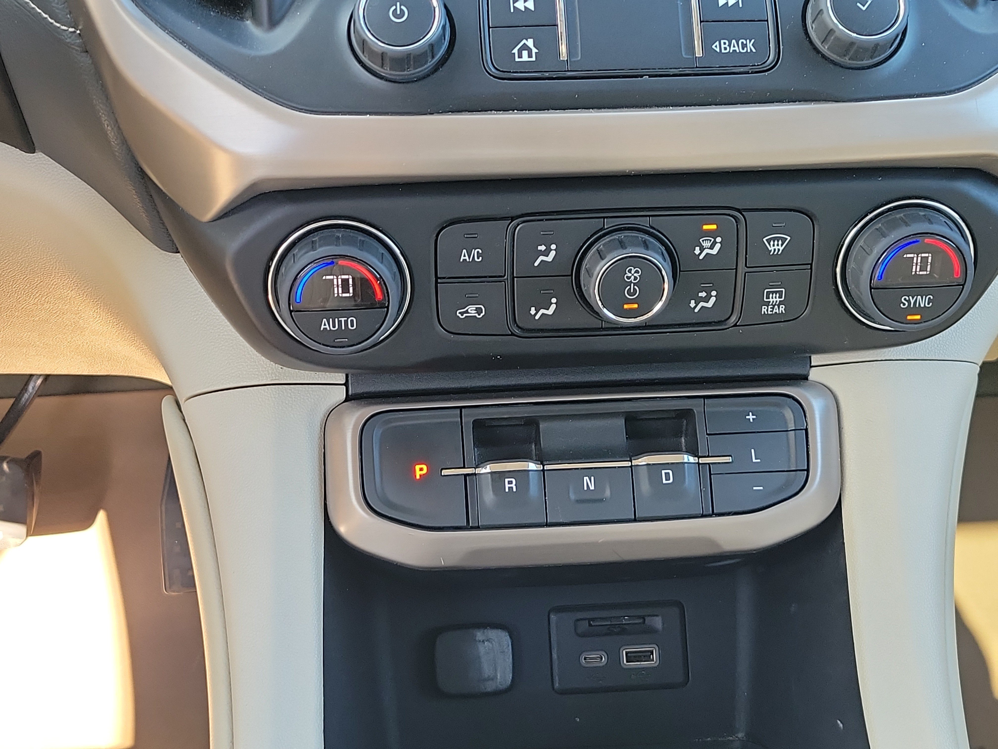 Used 2023 GMC Acadia Denali w/ Denali Technology Package AWD/4WD image 25