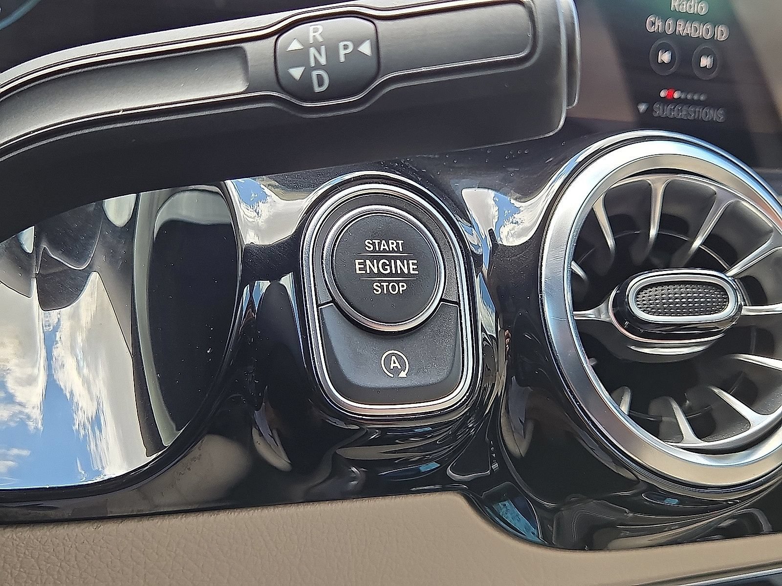 Used 2023 Mercedes-Benz GLA 250 w/ Premium Package image 31