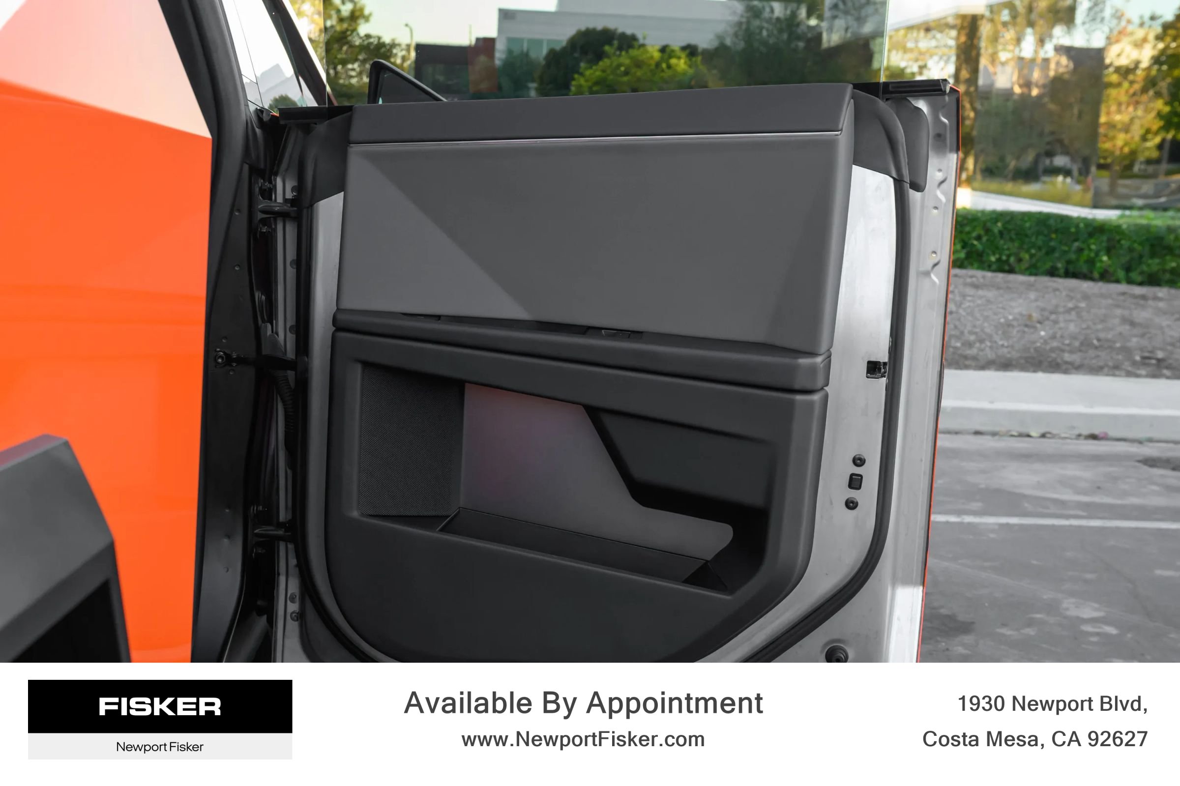 Used 2024 Tesla Cybertruck AWD Crew Cab image 23