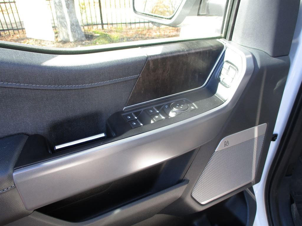 Used 2022 Ford F150 Lariat w/ Max Trailer Tow Package image 9