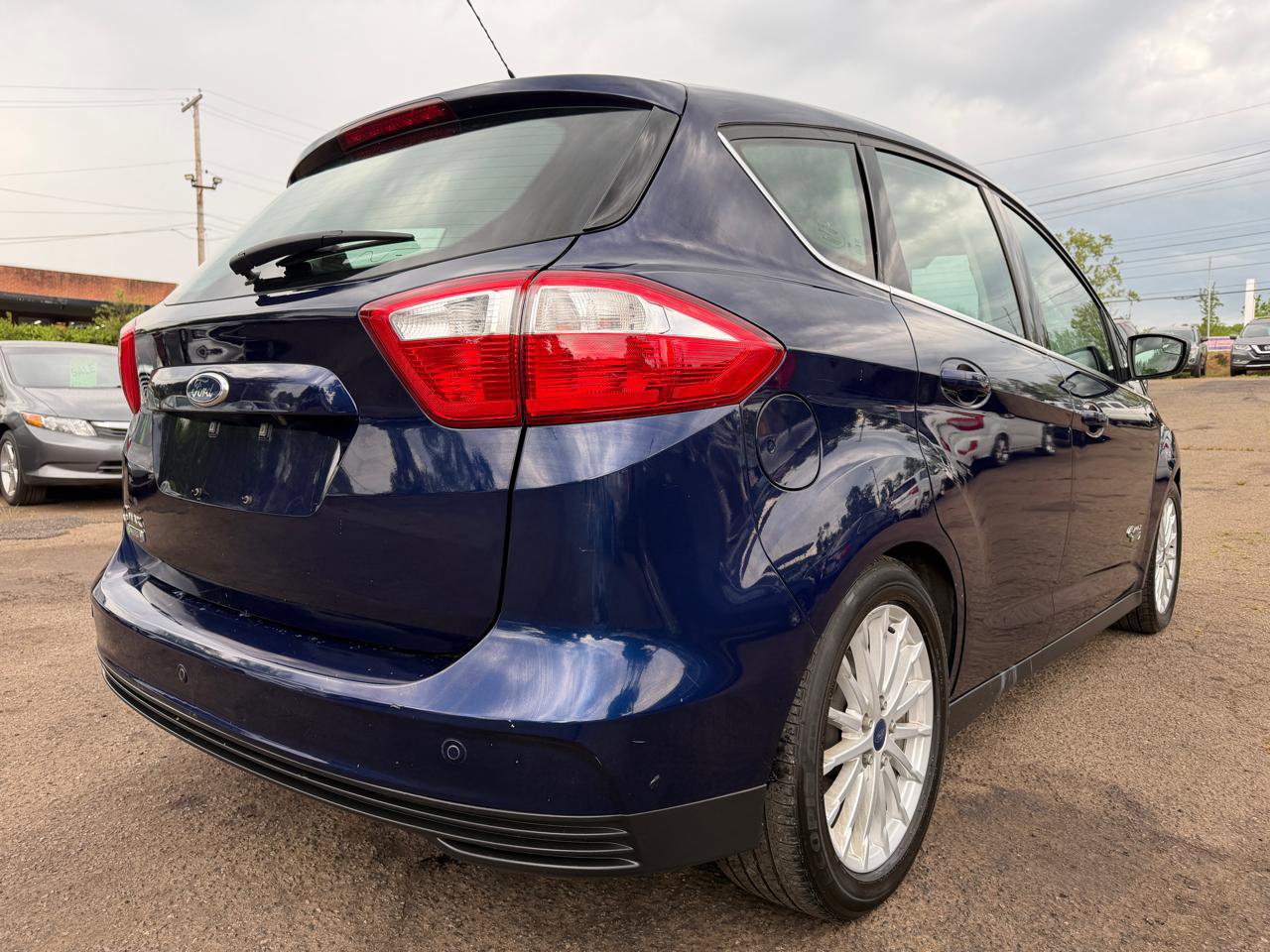Used 2016 Ford C-MAX Energi SEL w/ Equipment Group 302A FWD image 5